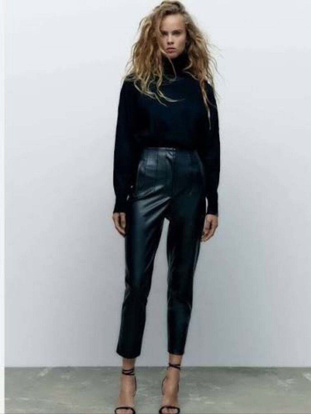 Zara Faux Leather Pleated Tapered Trouser Pants Black Women's Size XS NEW Party